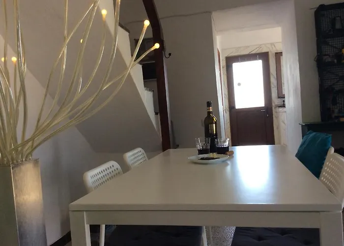 Апартаменты Lovely Ла-Олива